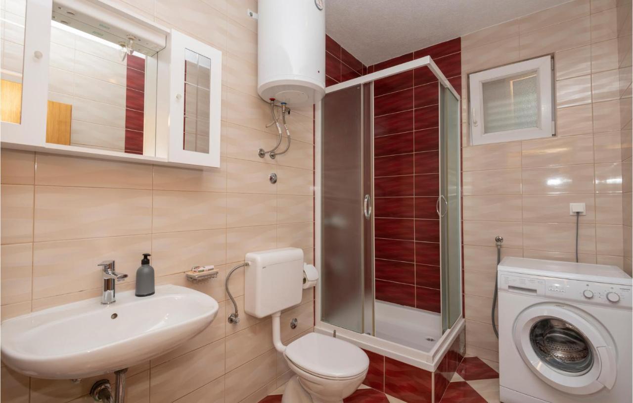 Nice Apartment In Makarska With Wifi ภายนอก รูปภาพ