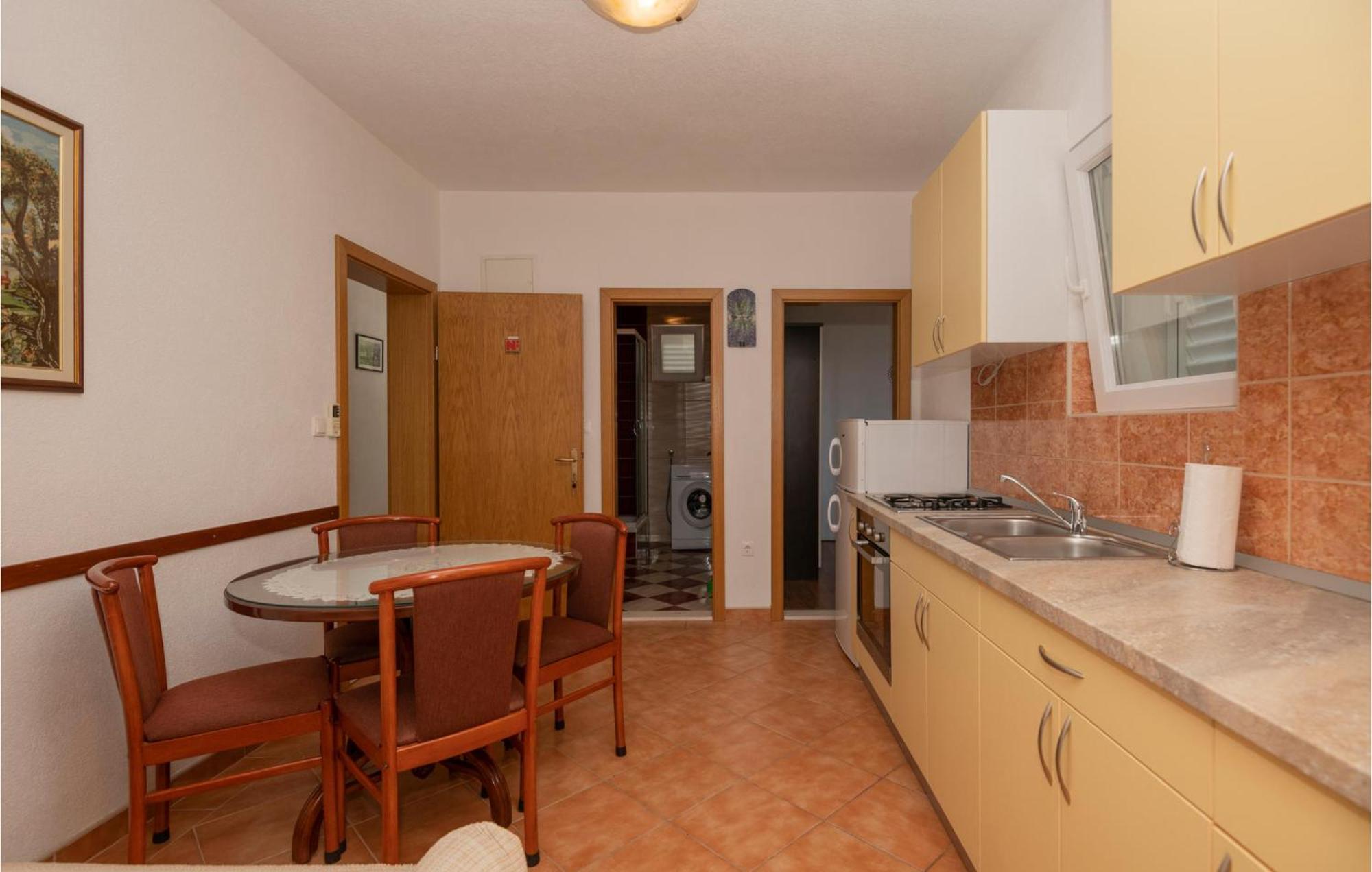Nice Apartment In Makarska With Wifi ภายนอก รูปภาพ